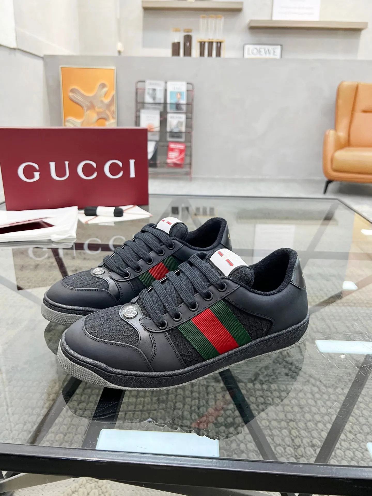 👟👟Ex-factory price 480👟👟 Couple style👫Gucci Gucci ❗️❗️New order shipped Original development Private mold making Correct last shape Hand-polished and distressed effect Correct details Complete accessories Imported leather/original towel lining crafted with craftsmanship Same size for men and women: 35-44